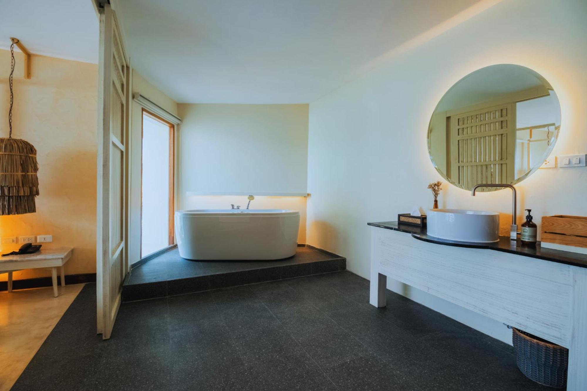 Sea Sun Bed & Beyond Hotel Bang Rak Beach  Exterior foto